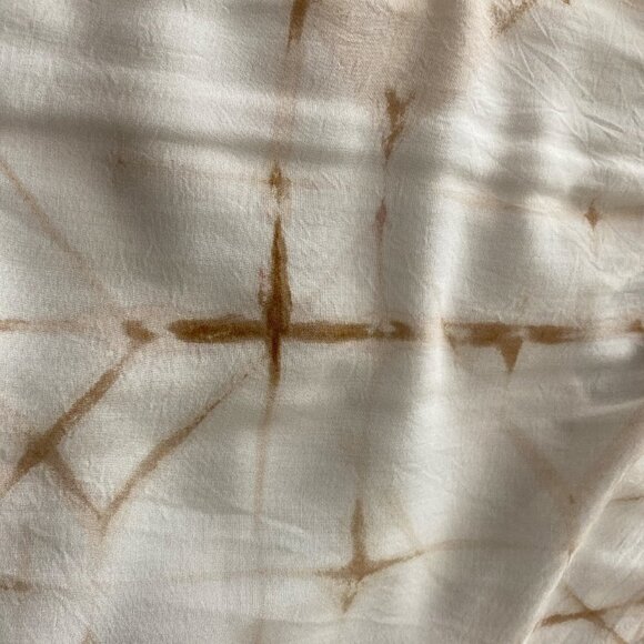 CLOTH & STONE top, size Large, elastic at waist and neckline. Geometric pattern. - Picture 3 of 6